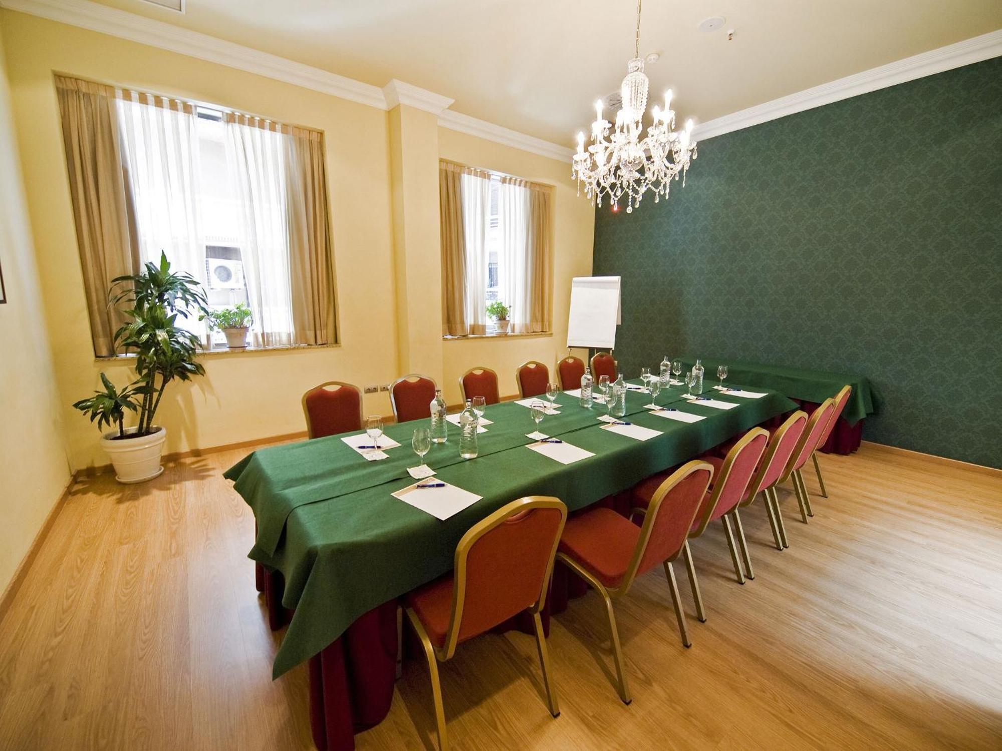 Hotel Senator 4*